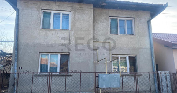 Reco casa P E cu doua apartamente