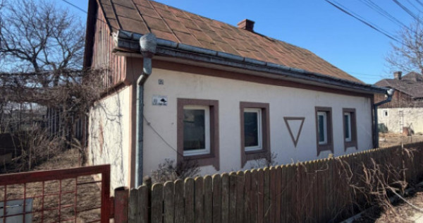 Casa batraneasca , renovabila, , teren 777mp , Radauti