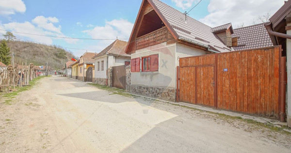 Casă autentică cu teren de 1310 mp, liniște și acces ...