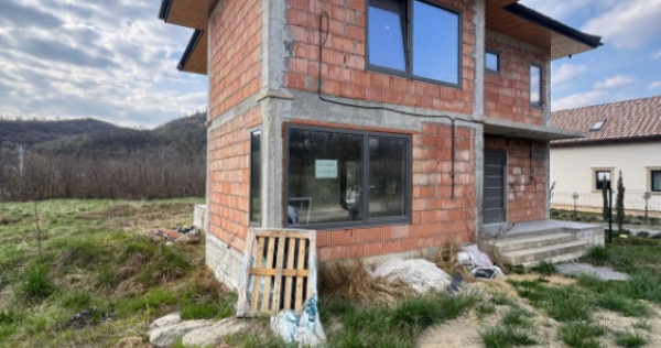 Casă semifinisată Tăuții Măgherăuș, 136 mp, teren 19