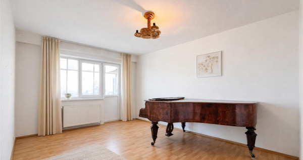 Film! Apartament cu 3 camere, decomandat, Ciucului, Sfantu G