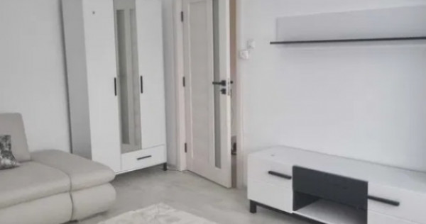 Garsoniera decomandata - zona Astra