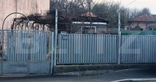 Teren intravilan, utilitati trase, zona Teis