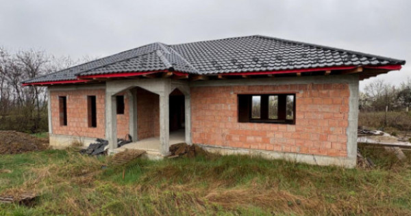 Casă parter stil mediteranean, 115 mp utili + teren 470 mp,