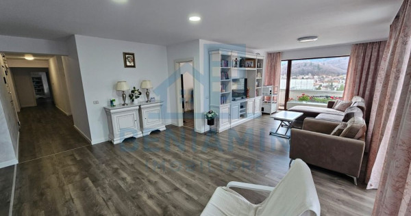 Penthouse vedere panoramica 220mp luxos modern