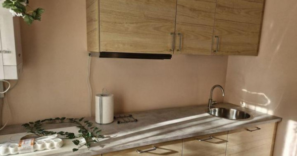 Brancoveanu etaj 1 din 4 decomandat