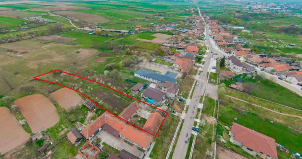 De v&acirc;nzare teren 2.440 mp cu casă, asfalt și utilită?...