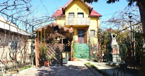 Casa spatioasa cu gradina si zona de relaxare, la doar 7 km