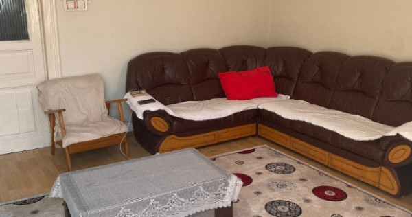 Casa P+1 de inchiriat zona CENTRALA compus din 4 camere