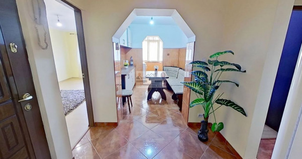 Apartament 2 camere | Decomandat | Zonă centrală | Vis-...