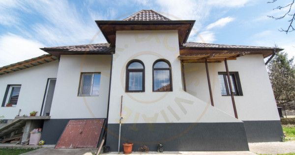 Casa gata de mutat+teren 1000 mp in zona de deal, jud. Arge