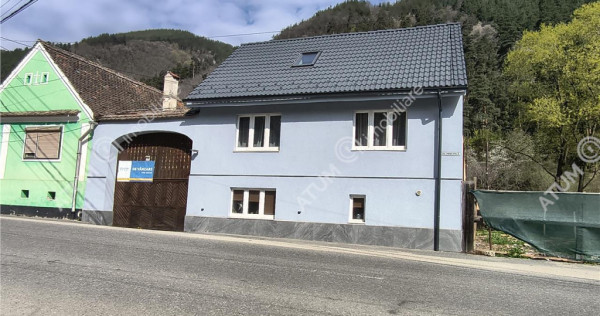Casa renovata cu 4 camere si 2 bai in Gura Raului judet Sibi