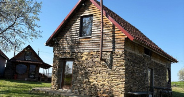Proprietate deosebita,case,teren,zona deal,priveliste frumoasa,Dulcele