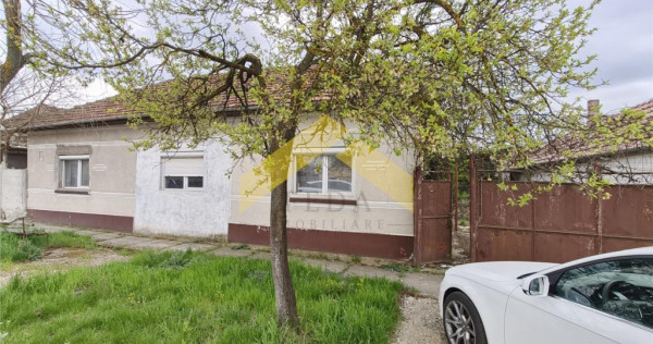 Casa la sol de in orasul Santana