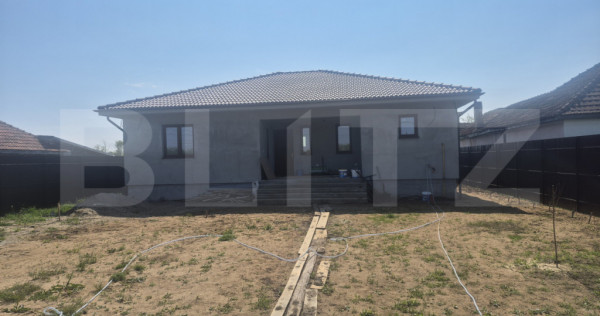 Casa 3 camere de inchiriat, 120 mp, teren 950 mp, Balta Blon