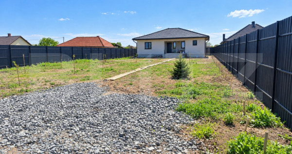 Casa cu 3 camere de inchiriat, 120 mp, teren 950 mp, Balta B