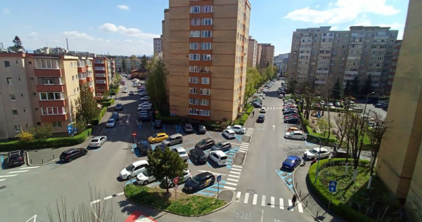 Apartament 3 camere Grivitei, etaj 5, vedere sud,liber,13095