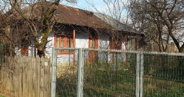 Casă și teren generos &icirc;n Ungureni, Prahova