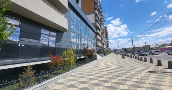 Spatiu Comercial de vanzare Situat pe 2 Nivele Depozitare si