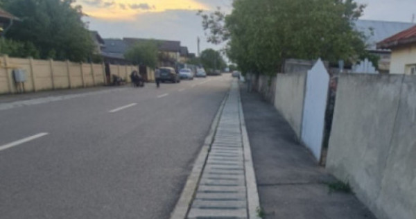 Teren intravilan 714mp, Carcea intre case , toate utilitatil