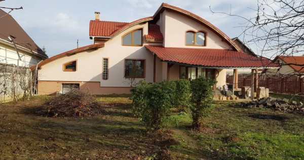 Casă 240 mp pentru familie, teren generos cu livadă &ndash; li