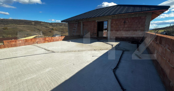 Casă cu terasă panoramică și proiect premium &icirc;n Corușu