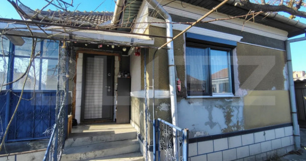 Casa individuala cu front mare la strada, 80 mp, teren 740 m