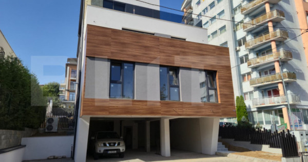 Investitie - Casă tip duplex, spațiu comercial și garaj -