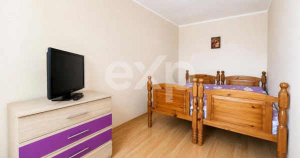 Apartament cu 3 camere de inchiriat, strada Stadionului