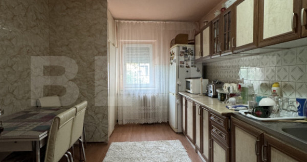 Apartament 4 camere, 84 mp, zona Craiovita Nouă