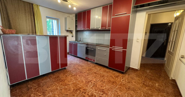 Apartament 3 camere, 70 mp, zona centrala Micro 2, Hunedoara