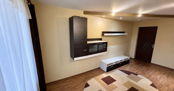 Apartament 3 camere, decomandat - zona Craiter