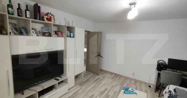 Apartament 3 camere, etaj 7/9 cu lift, 70 mp, zona Micro 6