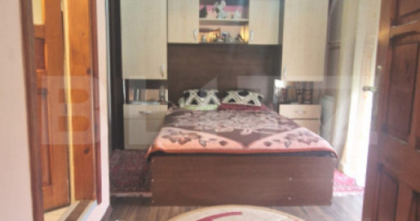 Apartament 2 camere decomandat cu 104 mp teren in acte etaj