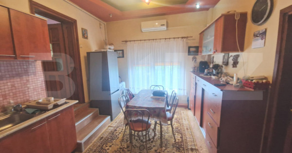 Apartament 2 camere decomandat cu 104 mp teren in acte etaj