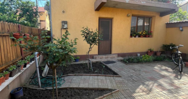 Casă spațioasă P+1+M, 186 mp, zonă Rovine