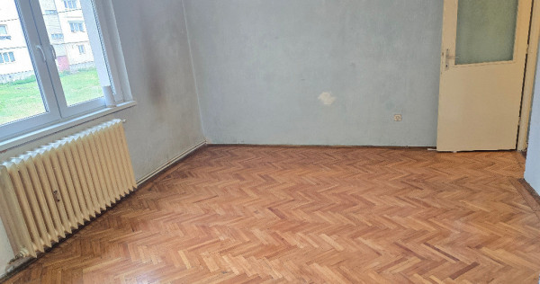 Vand apartament 2 camere decomandat in Deva, zona Gojdu, etaj 1,