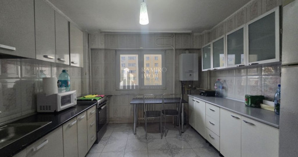 Apartament 104mp-utili 2bai centrala -an 1985 -Bd. Chisin...
