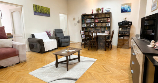 Apartament cu 3 camere, etajul 1, 80 mp, zona Ultracentral