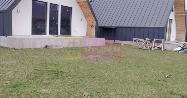 Vila A Frame de vanzare in Valea Doftanei