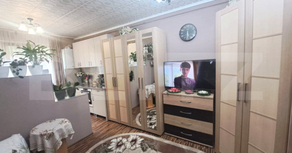Cameră de cămin complet utilată și mobilată &ndash; zonă a