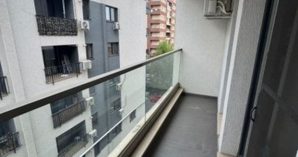 Dristor etaj 3 bloc nou