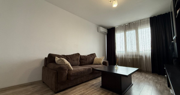 Particular v&acirc;nd apartament 3 camere langa Stadionul Rapid