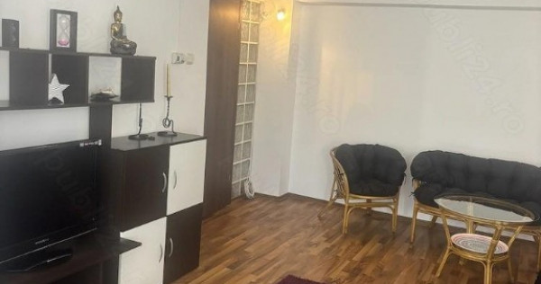 Trocadero, de vanzare 2 camere, decomandat, renovat