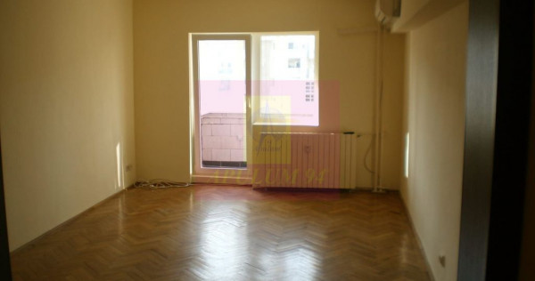 Apartament 3 camere pe bd Decebal