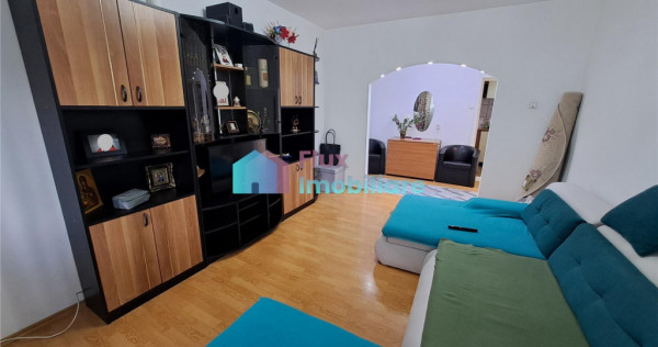 Apartament cu 3 camere decomandat parter inalt George Enescu