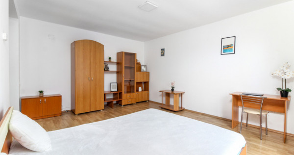 Apartament Zorilor UMF cu o camera, bloc dupa 2000, etaj 2,