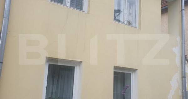 Casa de vanzare, 108 mp, zona Schei