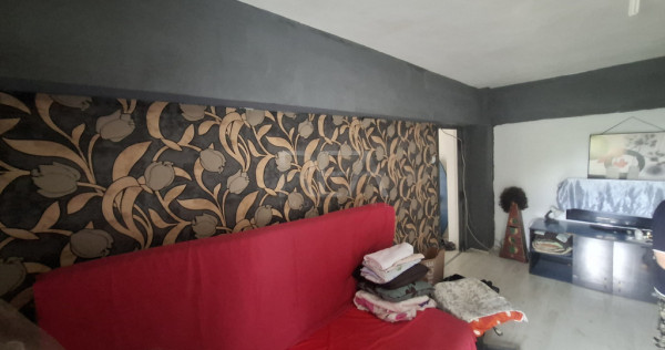 2 camere, et 4/10, bloc 1986, anvelopat- Crangasi