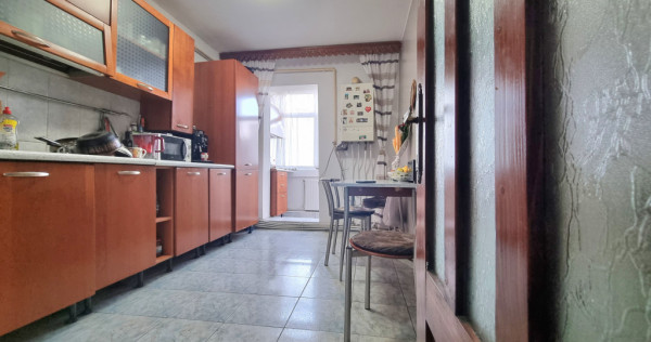Apartament 3 camere decomandate/Zona Mioriței-Banca Națion